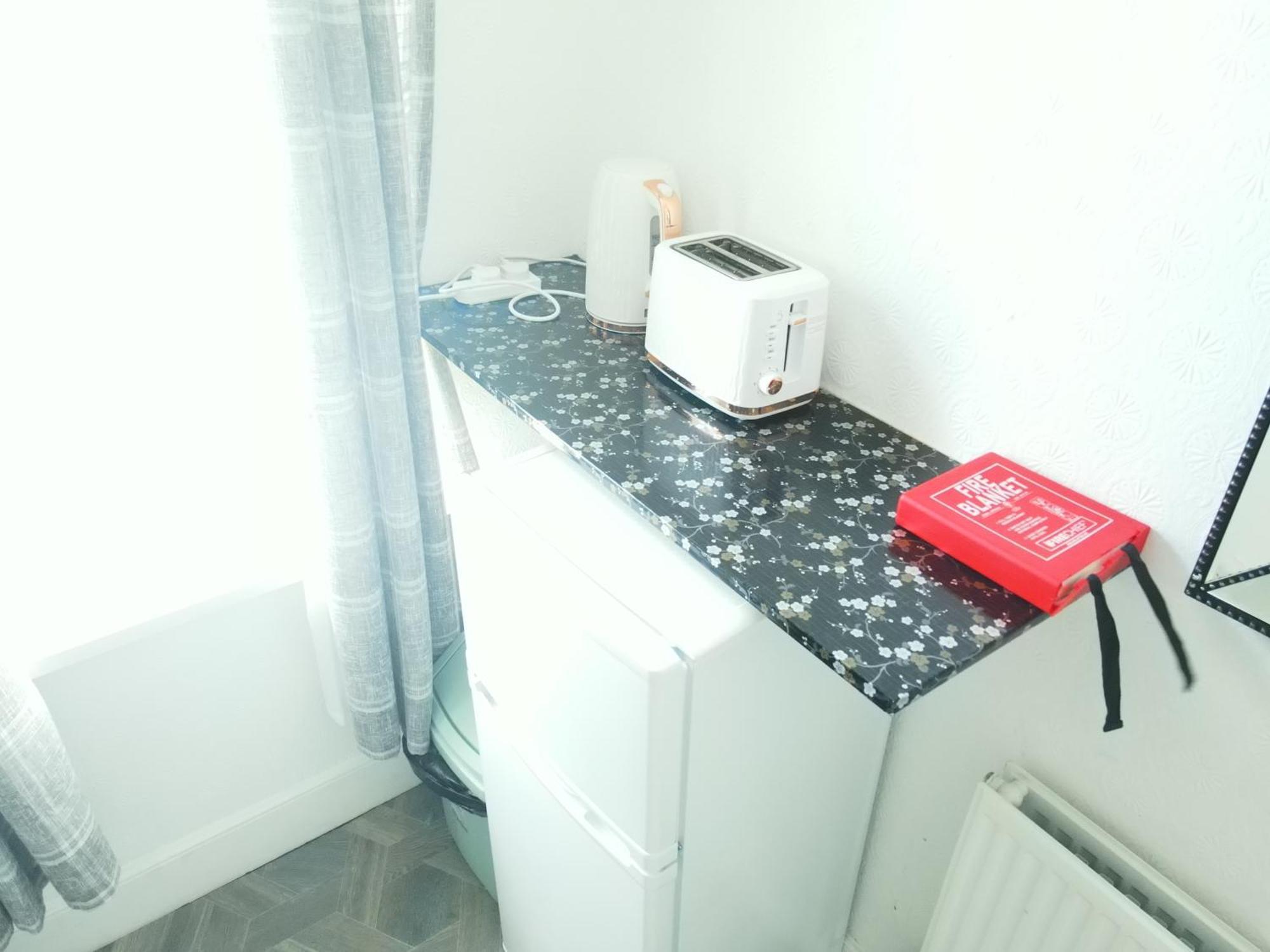 Service Accommodation 2 Bed Room Apartment In Newport South Wales Near Celtic Manor Icc Wales エクステリア 写真