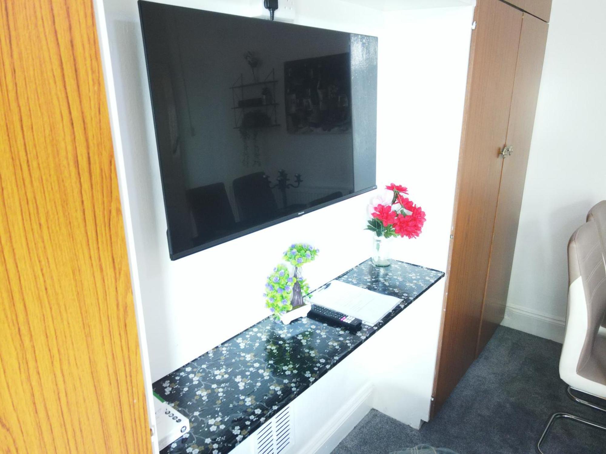Service Accommodation 2 Bed Room Apartment In Newport South Wales Near Celtic Manor Icc Wales エクステリア 写真