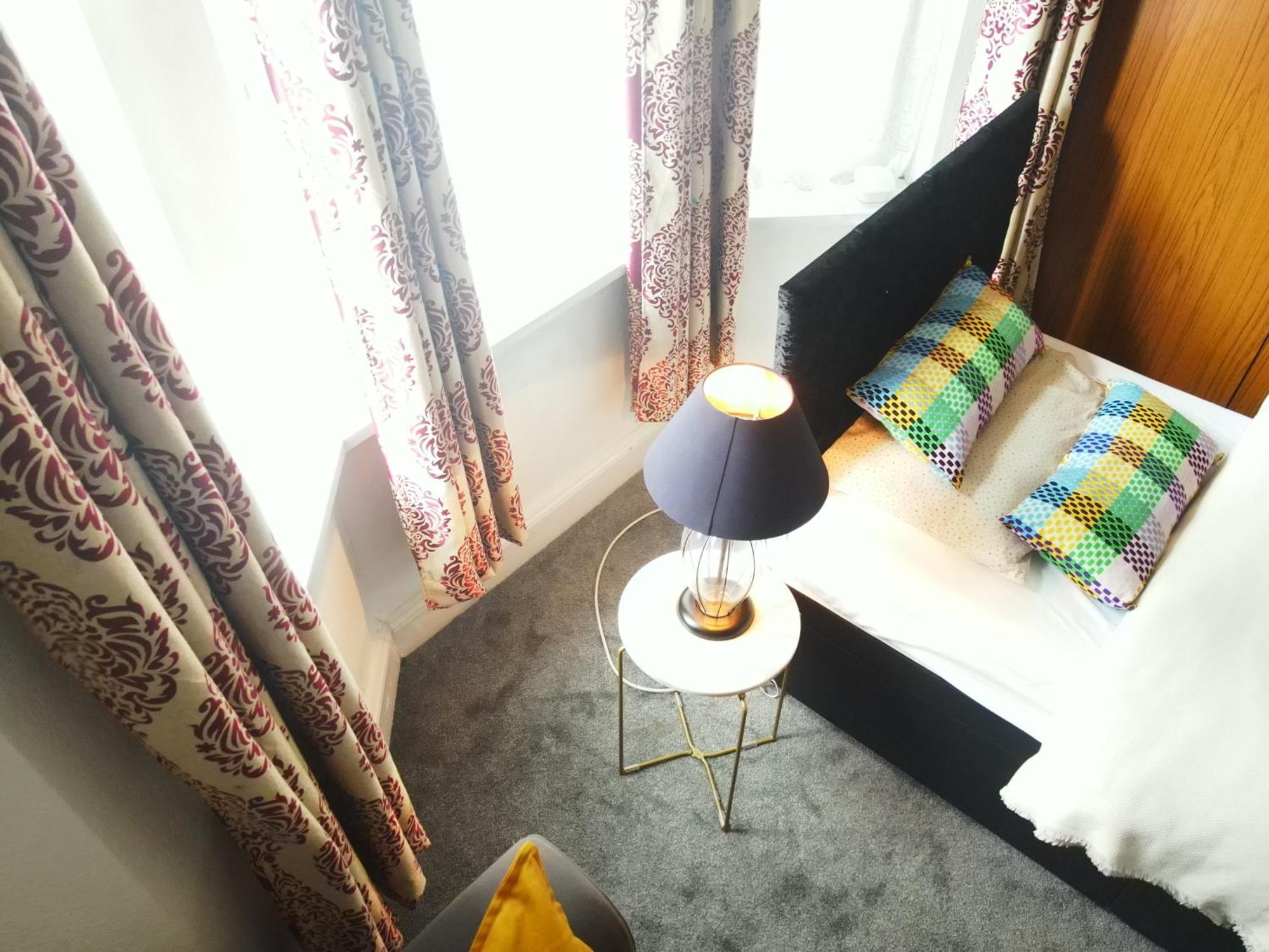 Service Accommodation 2 Bed Room Apartment In Newport South Wales Near Celtic Manor Icc Wales エクステリア 写真
