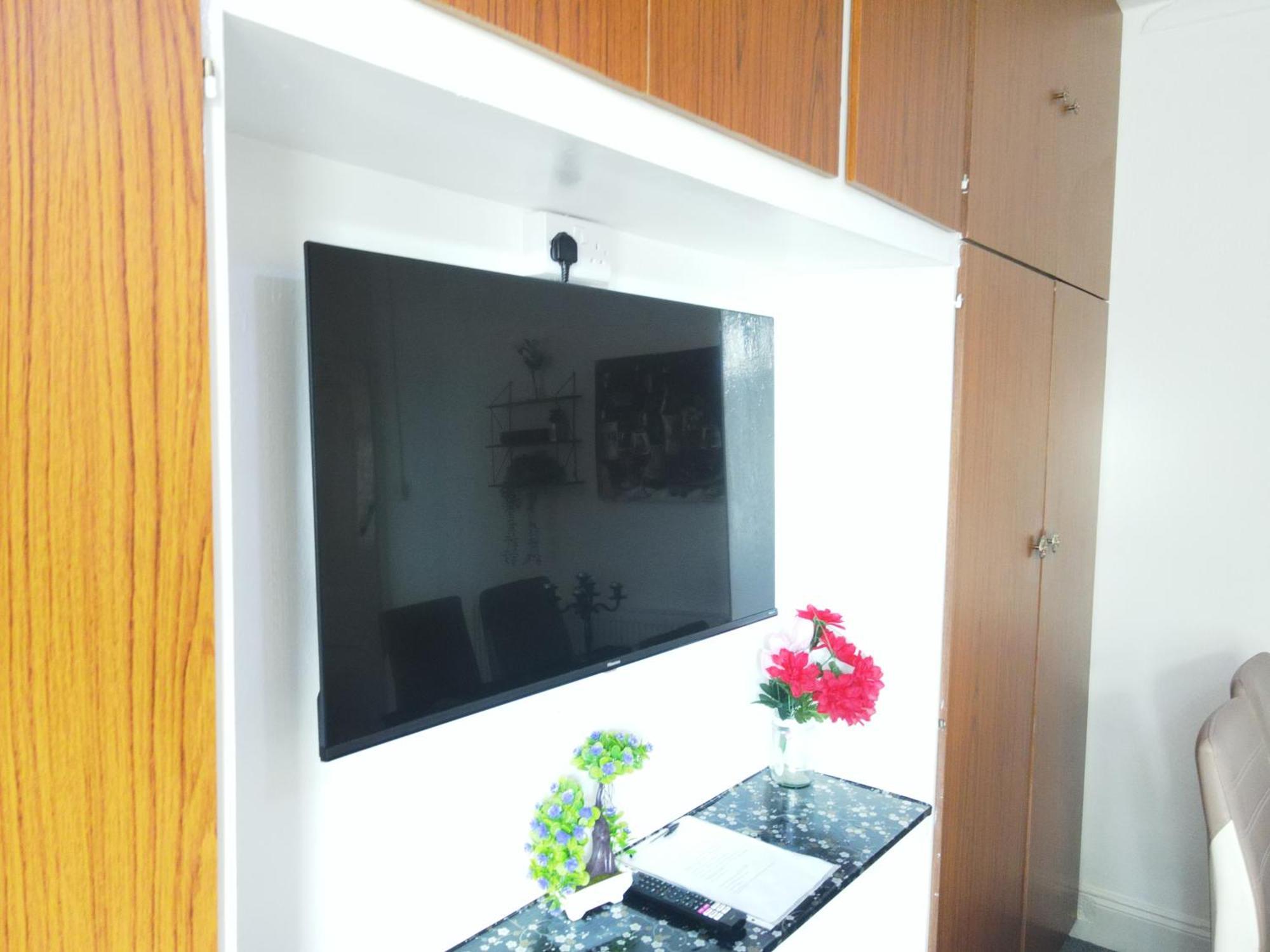 Service Accommodation 2 Bed Room Apartment In Newport South Wales Near Celtic Manor Icc Wales エクステリア 写真