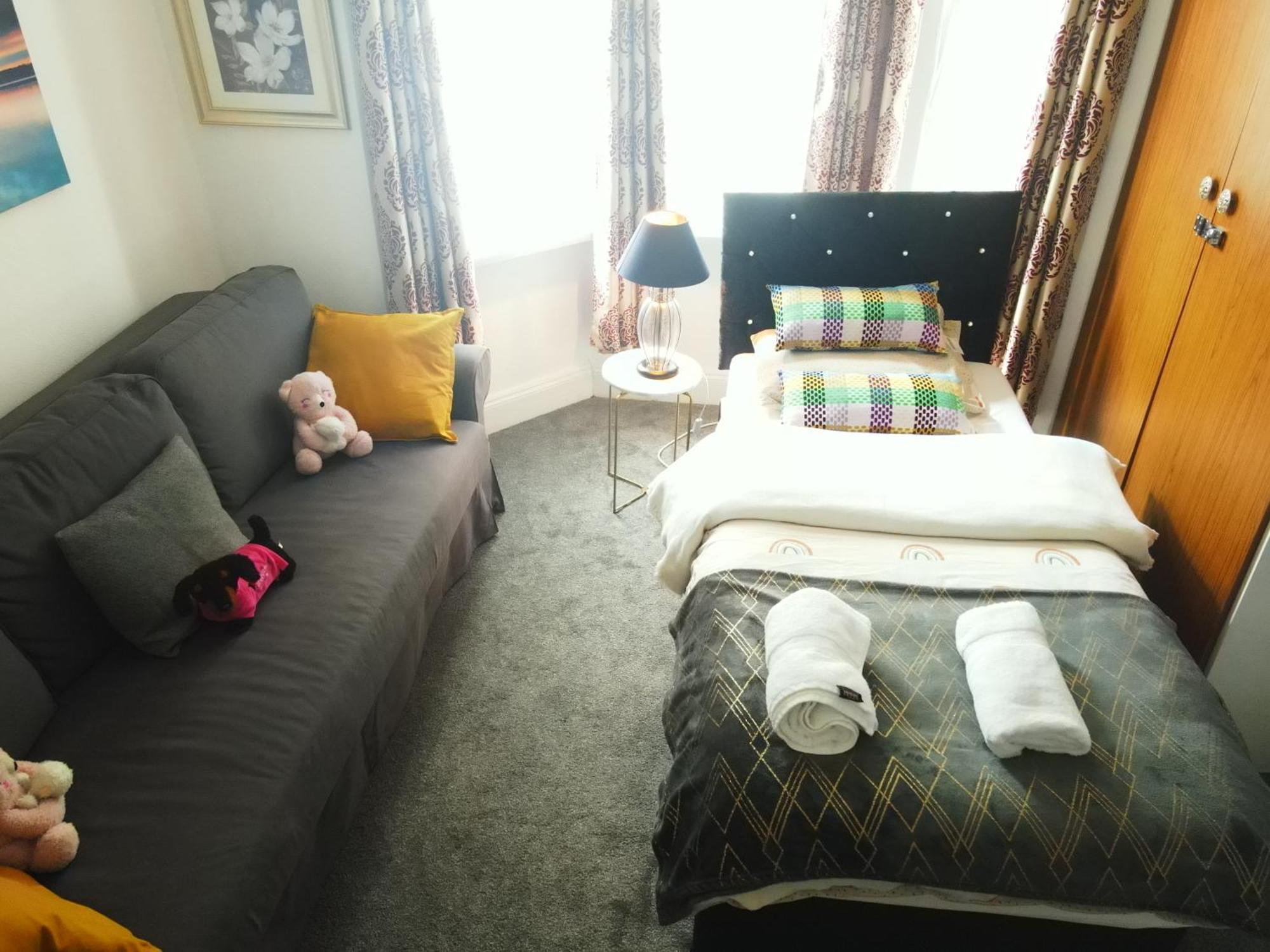 Service Accommodation 2 Bed Room Apartment In Newport South Wales Near Celtic Manor Icc Wales エクステリア 写真