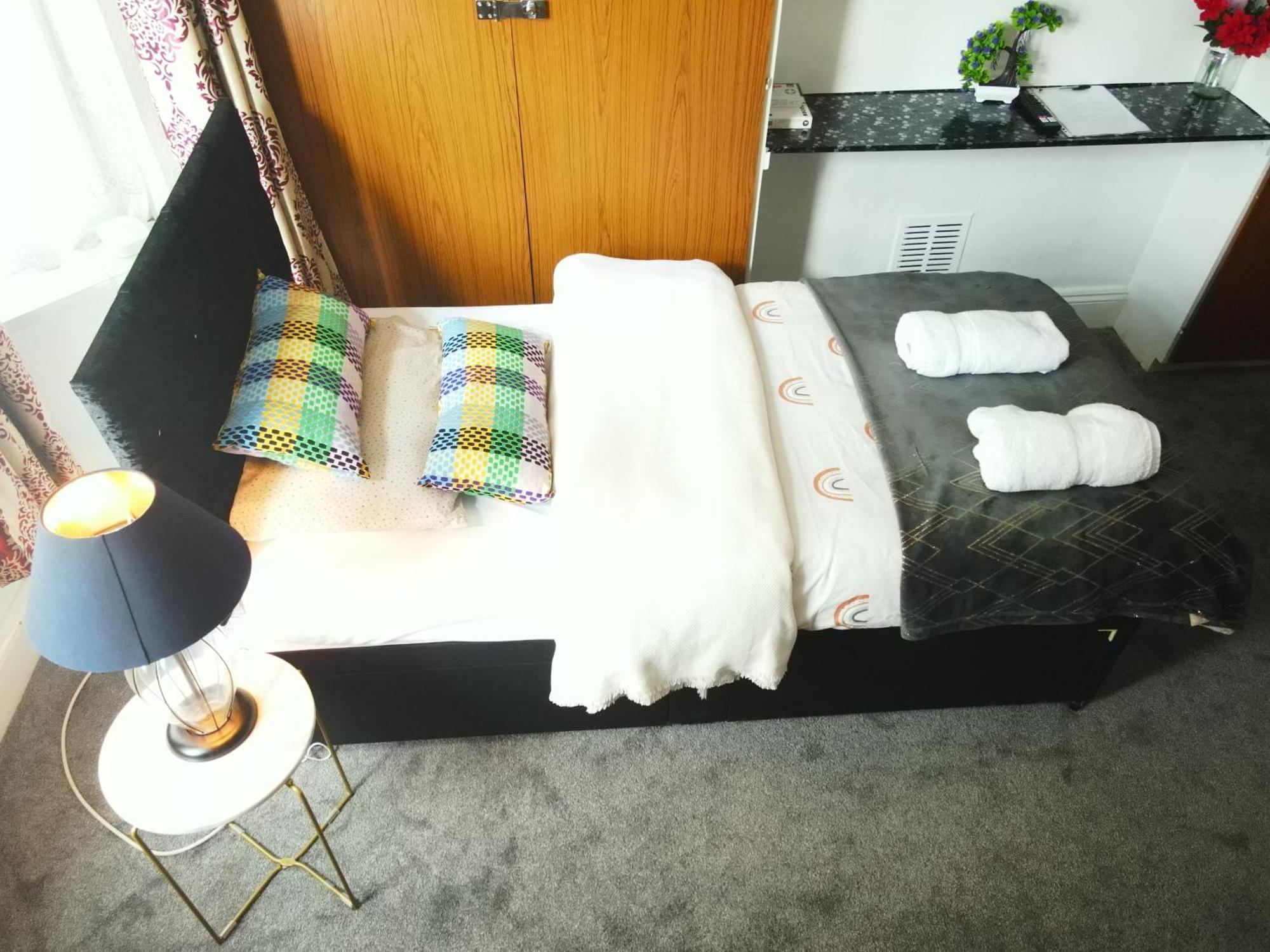Service Accommodation 2 Bed Room Apartment In Newport South Wales Near Celtic Manor Icc Wales エクステリア 写真