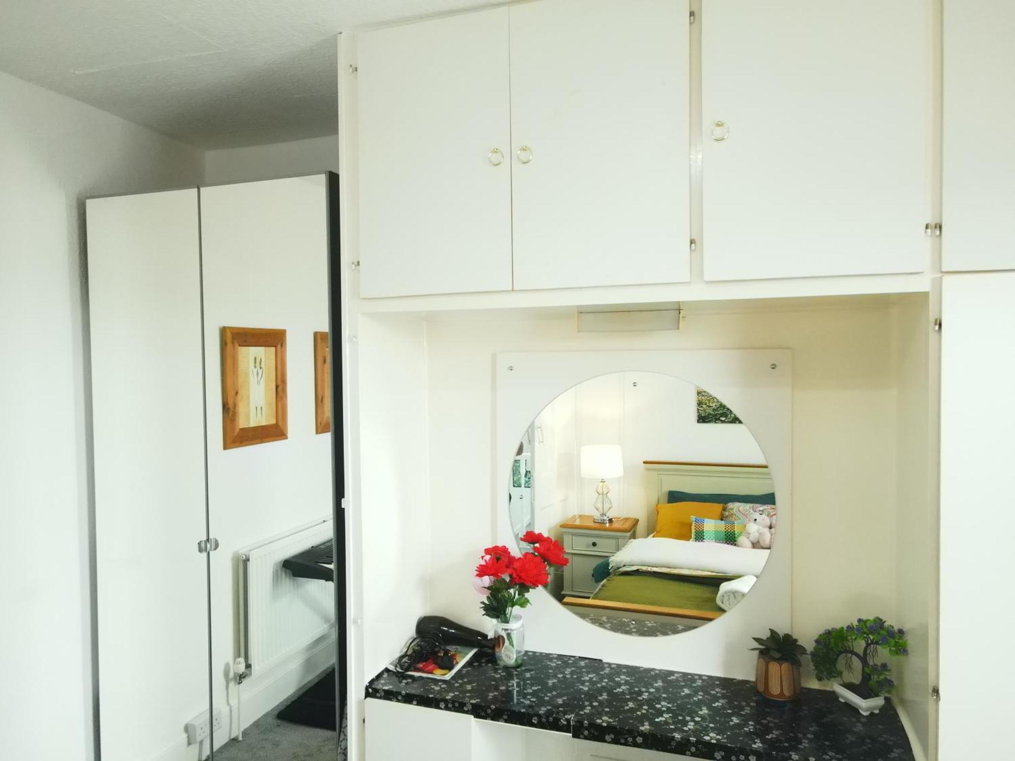 Service Accommodation 2 Bed Room Apartment In Newport South Wales Near Celtic Manor Icc Wales エクステリア 写真